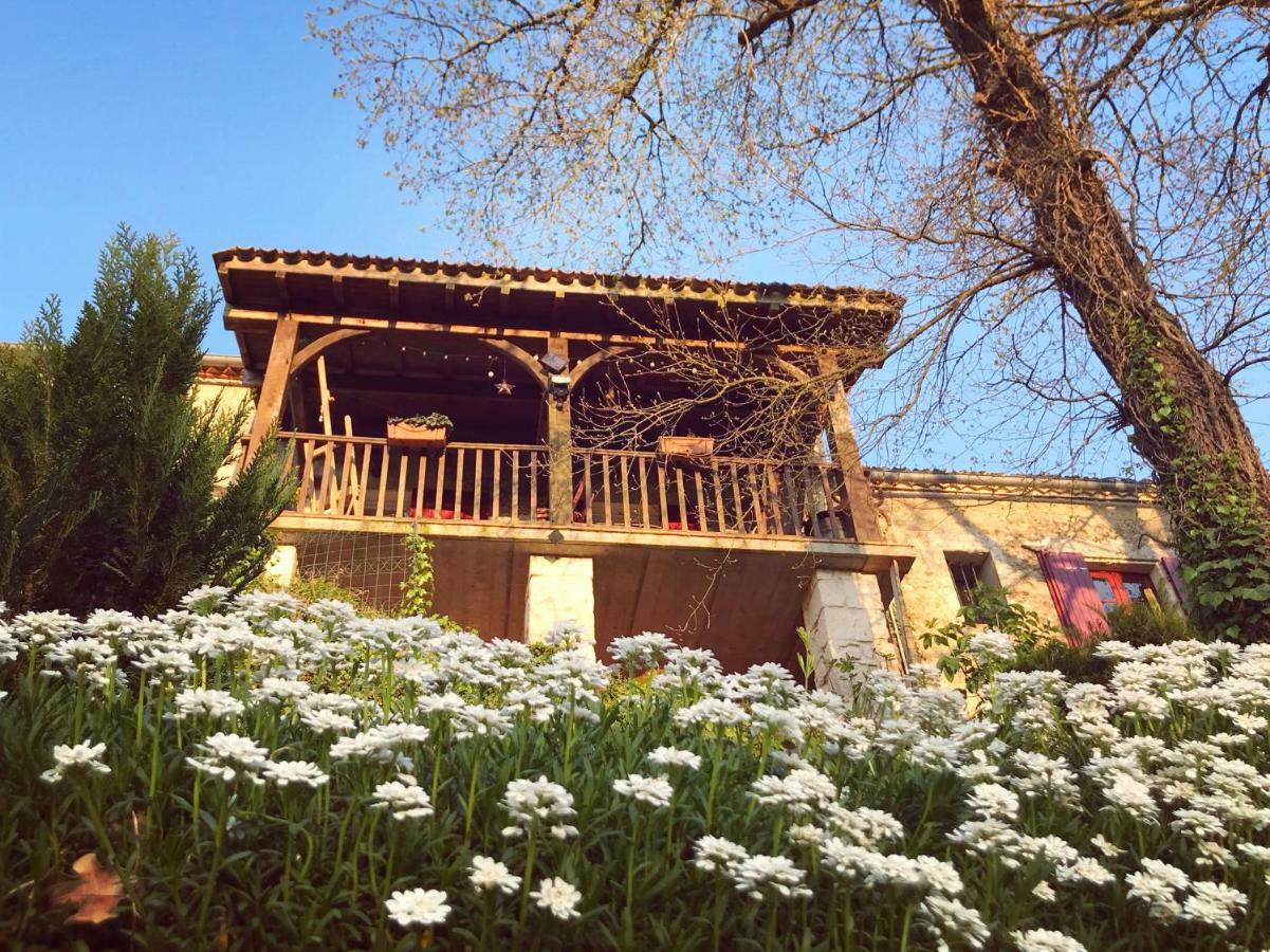 Bed and Breakfast Le Peyrail Les Lèves-et-Thoumeyragues Exteriér fotografie